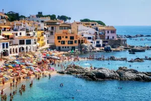 Ισπανία: Χρονιά ρεκόρ αναμένεται η φετινή για τον τουρισμό