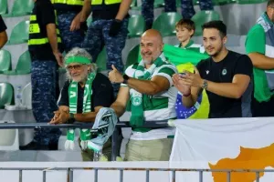 Έτσι... το ευχαριστώ (Φώτος)