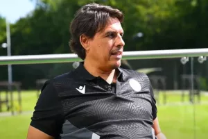 Κόλμαν για ΑΕΛίστες: "Δεν έχω ξαναδεί κάτι τέτοιο/Αν μπορείς να το εκμεταλλευτείς..."