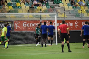 ΚΛΙΚΣ από το φιλικό