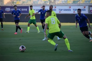 ΚΛΙΚΣ από το φιλικό