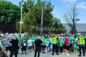 Ομονοιάτες... έξω από το "Sóstói Stadium" (Φώτος Κερκίδα)
