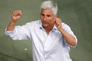 Μανωλάς: «Τον κύριο Αλμέιδα τον στηρίζουμε και τον υποστηρίζουμε»