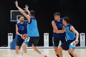 Με Σπανούλη οδηγό η πρώτη προπόνηση της Εθνικής στο Παρίσι