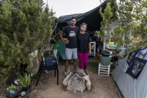 Στην Ιμπιζα οι εργαζόμενοι κατοικούν σε αντίσκηνα