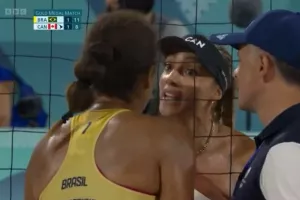 Τσακώθηκαν οι αντίπαλες στον τελικό Beach Volley και ο D.J έβαλε το "Imagine" του Τζον Λένον 