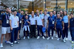 Αποθέωση από τους παίκτες της Εθνικής μπάσκετ στον Πετρούνια!