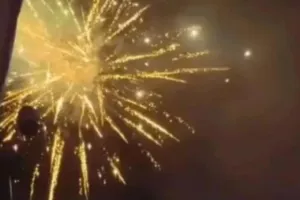 Χαλκιδική: Έριχναν πυροτεχνήματα μέσα στα πεύκα την ώρα που καιγόταν η Αττική 
