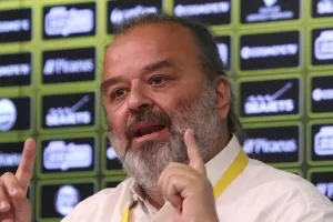 Ηλιόπουλος στους παίκτες: "Ήταν ντροπή για την ΑΕΚ και τον κόσμο της, σας επιβάλλω πρόστιμο"