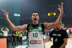 Αποθέωση του πρωταθλητή Σλούκα