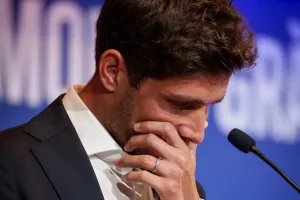 Δάκρυσε στο «αντίο» του στην Μπαρτσελόνα ο Σέρτζι Ρομπέρτο!