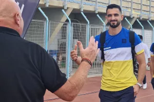 Υποδοχή, αγκαλιές, αναγνώριση (Φώτος)