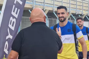 Υποδοχή, αγκαλιές, αναγνώριση (Φώτος)