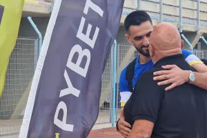 Υποδοχή, αγκαλιές, αναγνώριση (Φώτος)