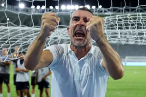 Καρσέδο/"Η αποτυχία είναι μεγάλη λέξη!"