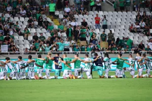 (ΒΙΝΤΕΟ Kerkida/φώτος) Κόσμος και παίκτες... "Σιαλα λα λα λα Ομόνοιααα!" 