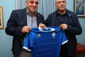 (Φώτος) Δεξιώθηκε την αποστολή του Κόσοβου 
