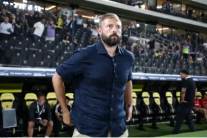 Γκόμεζ: "Yπάρχει φάουλ στο πρώτο γκολ της ΑΕΚ..."