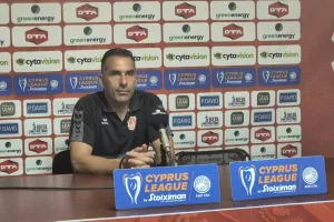 Σωφρόνης/"Δεν με... αγγίζουν τα δημοσιεύματα- Μας επηρέασε το πρόβλημα με Λούκα"