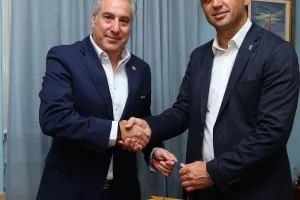 (Φώτος) Δεξιώθηκε την αποστολή του Κόσοβου 