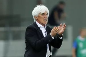 Με μία επιστροφή η αποστολή της Εθνικής Ελλάδας για Αγγλία και Ιρλανδία