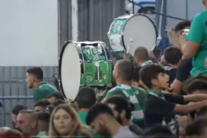 Away Days (Ομόνοια)