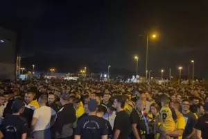 (ΦΩΤΟΣ) Τρέλα και αποθέωση για Μαρσιάλ!