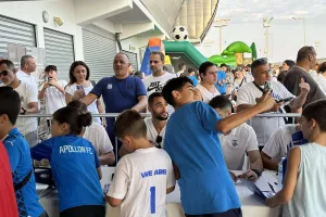Ουρά ο κόσμος στην μπουτίκ! (Φώτος Kerkida)