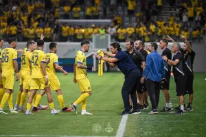 Από το γήπεδο... στην εξέδρα