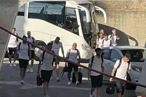 Έφτασε στην έδρα της η Πάφος FC - Χωρίς Κβίντα (Φώτος Kerkida)