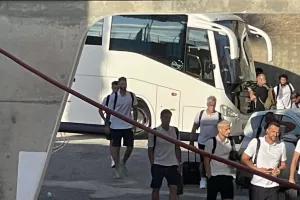 Έφτασε στην έδρα της η Πάφος FC - Χωρίς Κβίντα (Φώτος Kerkida)