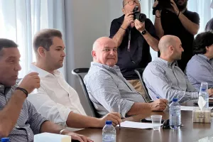 Κουβέντα/Άντρος