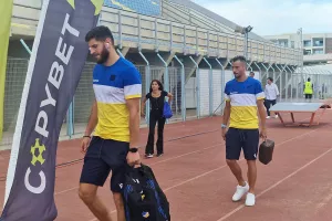 (Φώτος kerkida) Άφιξη αποστολής του ΑΠΟΕΛ