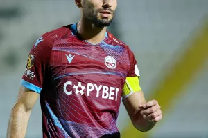 ΚΛΙΚΣ από την πρώτη