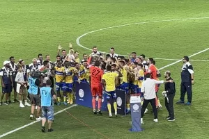Η απονομή του Σούπερ Καπ στο ΑΠΟΕΛ! (Βίντεο kerkida/φώτος)