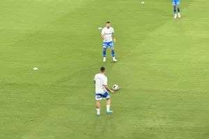 ΚΑΙ τους δύο!