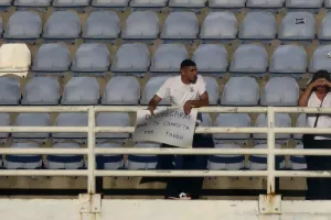 Στήριξη... και φανέλα!