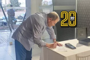 Υπογραφή... Δημήτρη Σολομωνίδη (ΦΩΤΟΣ Kerkida) 