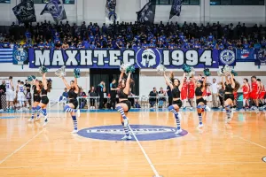 (ΒΙΝΤΕΟ) Είχε ΚΑΙ cheerleaders η Ανόρθωση
