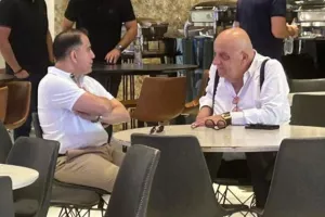 Breaking News/Επικοινωνία Κίρζη με Κούμα 
