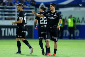 Εθνικός-Ανόρθωση (2-2): Φλέρταρε… με μεγάλη ανατροπή η "Κυρία" (φώτος)