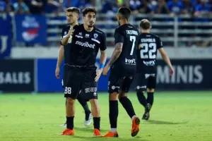 Εθνικός-Ανόρθωση (2-2): Φλέρταρε… με μεγάλη ανατροπή η "Κυρία" (φώτος)
