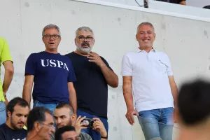 (ΕΘΝΙΚΗ ΚΥΠΡΟΥ) Λιγοστός κόσμος και... Εκκλησία