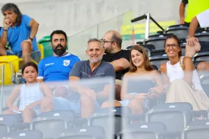 (ΕΘΝΙΚΗ ΚΥΠΡΟΥ) Λιγοστός κόσμος και... Εκκλησία
