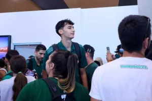 Αποθεωτική υποδοχή για τους πρωταθλητές Ευρώπης (ΒΙΝΤΕΟ CB)
