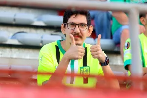 ΦΩΤΟΣ από τις εξέδρες στο "Αμμόχωστος"