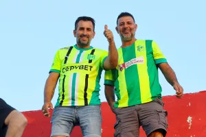 ΦΩΤΟΣ από τις εξέδρες στο "Αμμόχωστος"