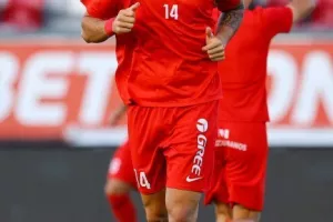 Νέα Σαλαμίνα - ΑΕΚ: Έριξε τριάρα και έφυγε με "διπλό" η ΑΕΚ