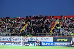 ΦΩΤΟΣ από τις εξέδρες στο "Αμμόχωστος"
