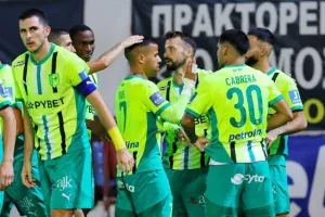 Νέα Σαλαμίνα - ΑΕΚ: Έριξε τριάρα και έφυγε με "διπλό" η ΑΕΚ